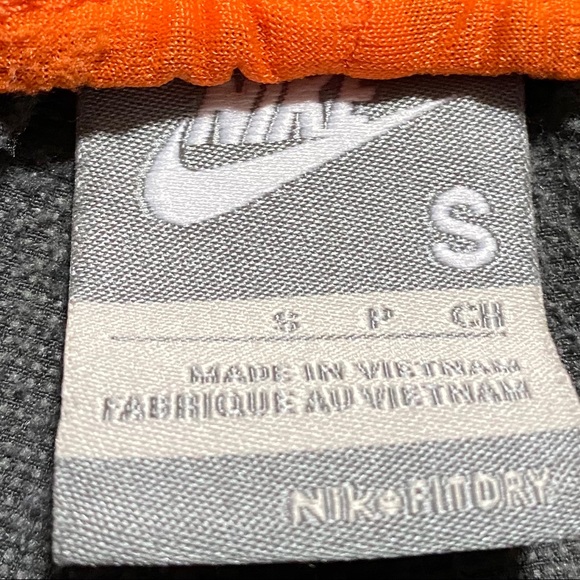 Nike shorts grey small - Picture 3 of 7